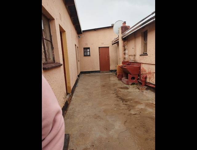 2 BEDROOM HOUSE FOR SALE IN MOROKA